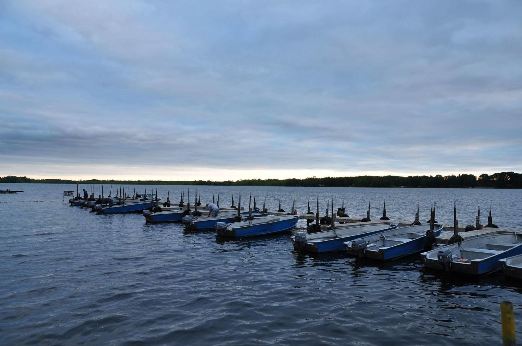 Lake Dalrymple Resort Lagoon City Экстерьер фото